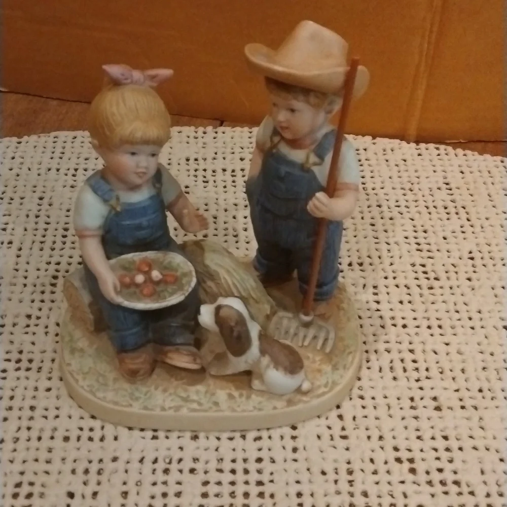 Denim days figurine, item number 1507, summer harvest, released in 1989